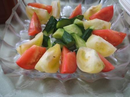 20080803-トマト　白並べた.JPG